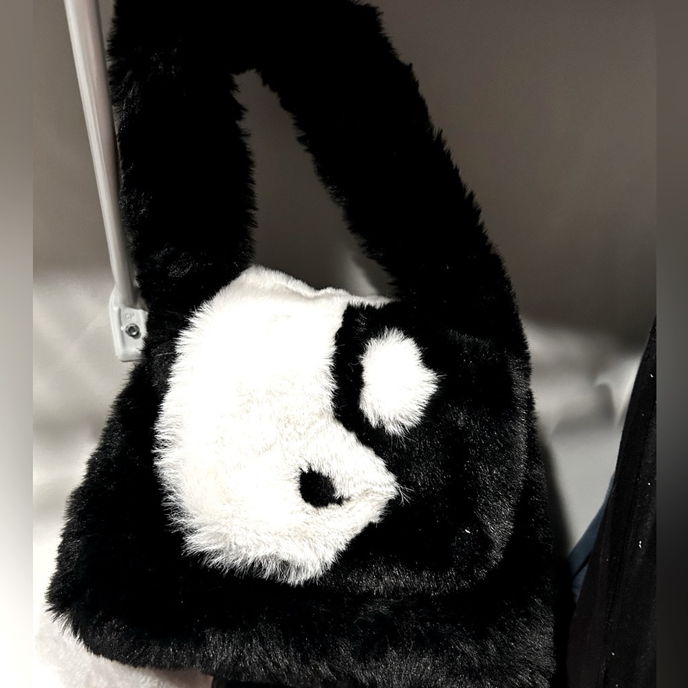 New Fuzzy Black/White YingYang Purse ☯️💜🫶🏻 - Picture 2 of 8